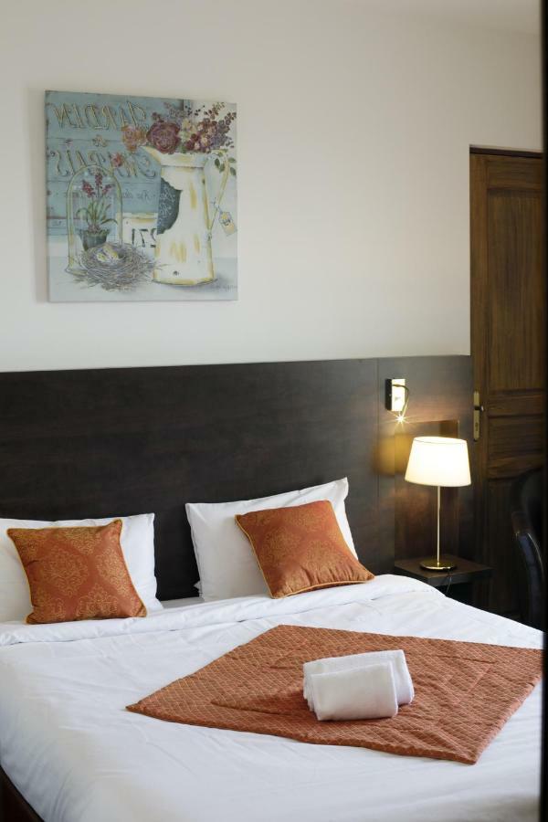 L'Epi Hotel Epernon Bagian luar foto